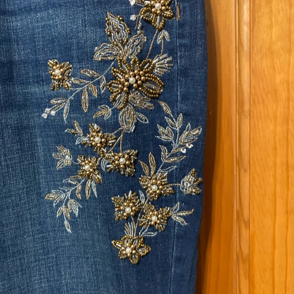 NWT Chico’s Embroidered Embellished Ankle Jeans - Picture 7 of 9